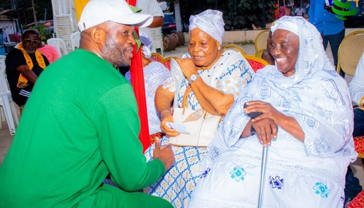 Anzouman Gbané et la mère de Alain Gahié